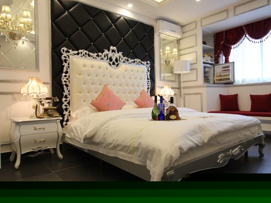 豪华宫廷大床房
