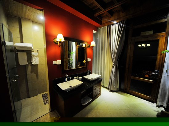 全湖景情侣蜜月房