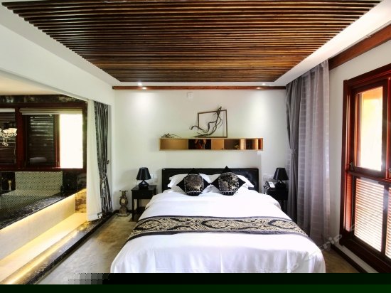 简雅豪华大床房