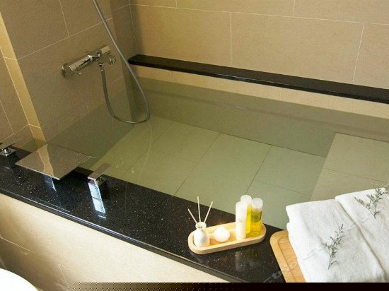 探索居汤屋双人房