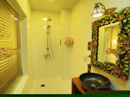 梦雪樱飞舒适标间