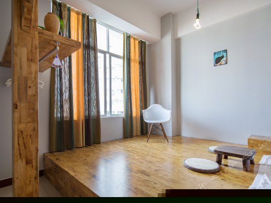 荷塘秋色母子房