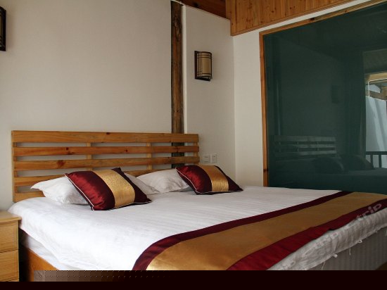 白族民居大床房