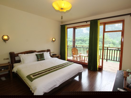 河景阳台大床房