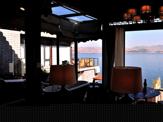 龙泉海景山景大床套房