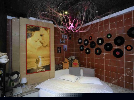 豪华主题大床房