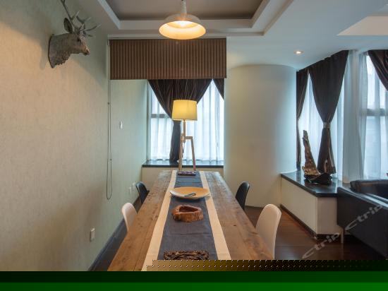 暇空间豪华四人套房