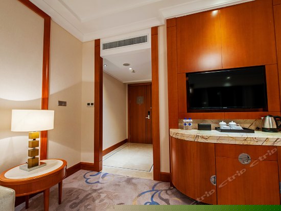 豪华江景大床房