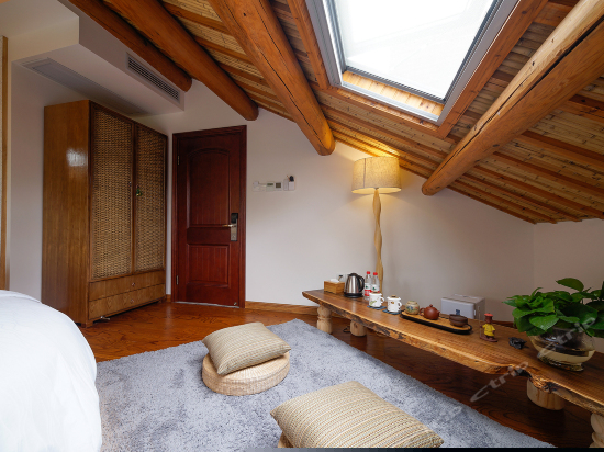 静乾（圆床星光房）