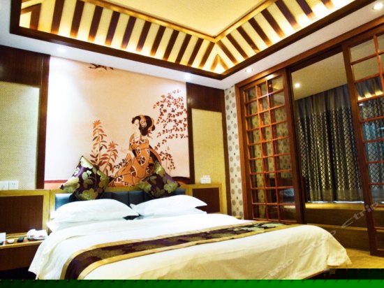 榻榻米（唯美大床房）