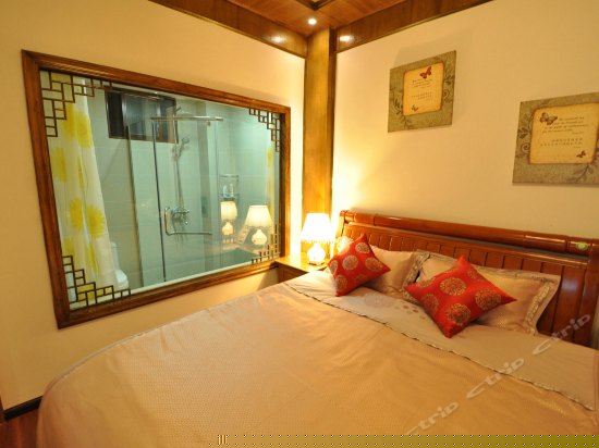 纳西特色大床房103