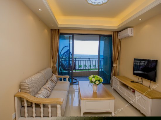 水蓝天高级园景两房两床套房