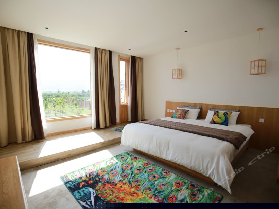 豪华山景大床房