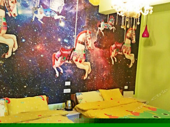 旋转木马双床房