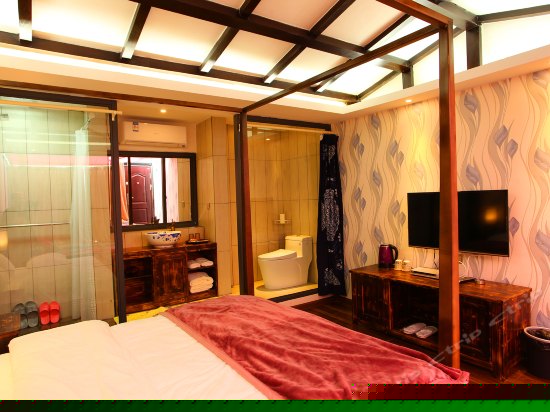 星辉星空榻榻米大床房