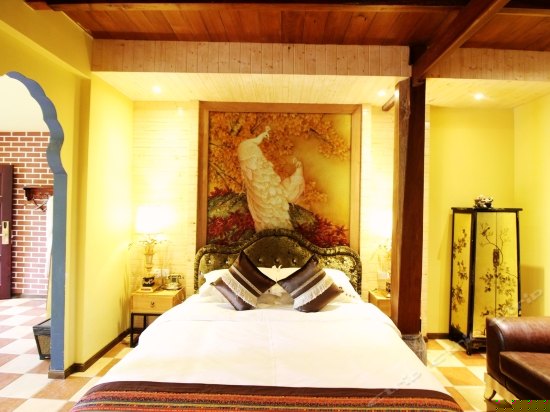 睡莲豪华大床房