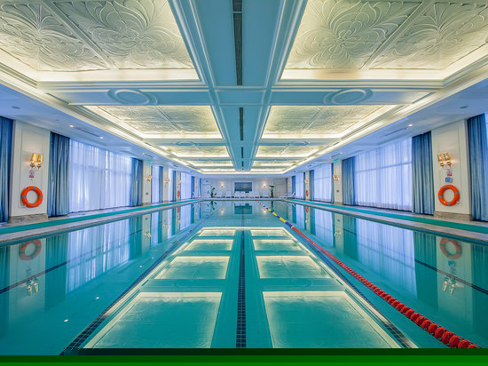 室内游泳池