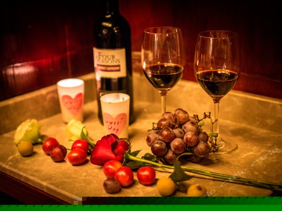 豪华贰号大床房