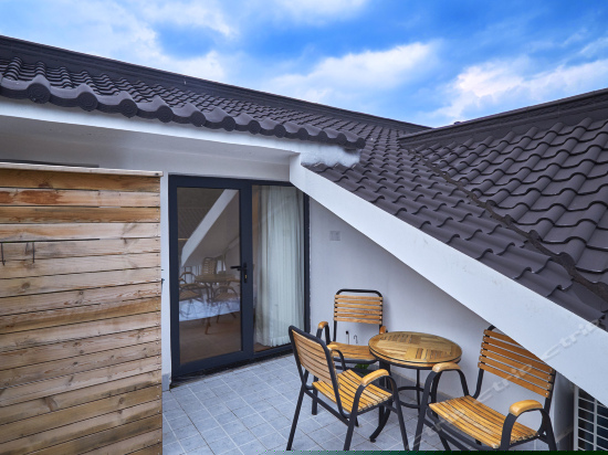 山景露台亲子房