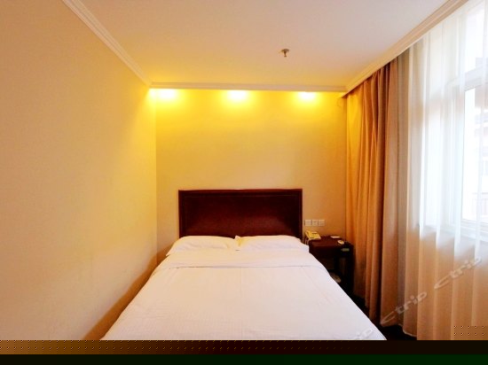 1.5米豪华大床间