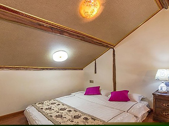 复式阁楼大床房