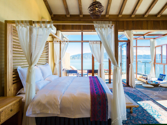 花语全海景阳光蜜月套房