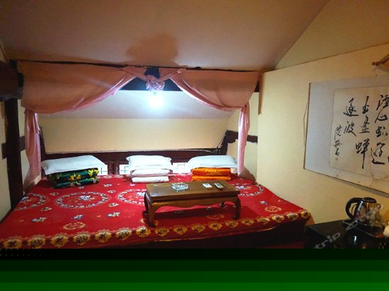 明清绣楼大床房