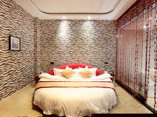 豪华情侣主题房