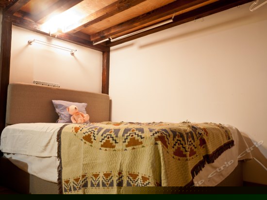 Loft复式庭院阳台四人间