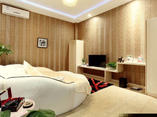 奢侈情侣主题房