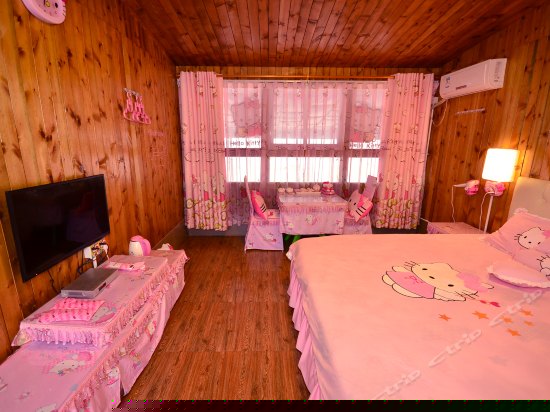 豪华Hello kitty主题房