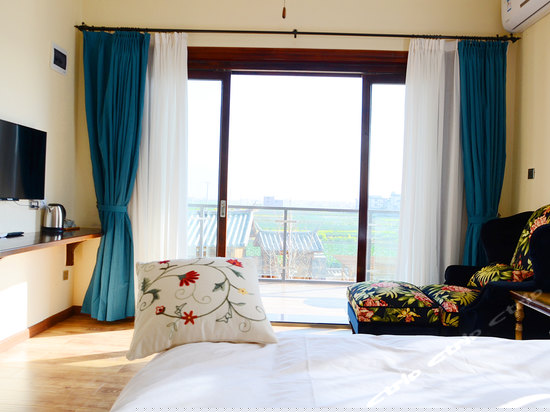 雨水高级田园大床房