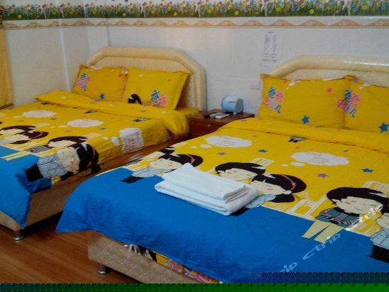 大床双人房（四人房）