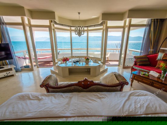 无限豪华海景套房302号房