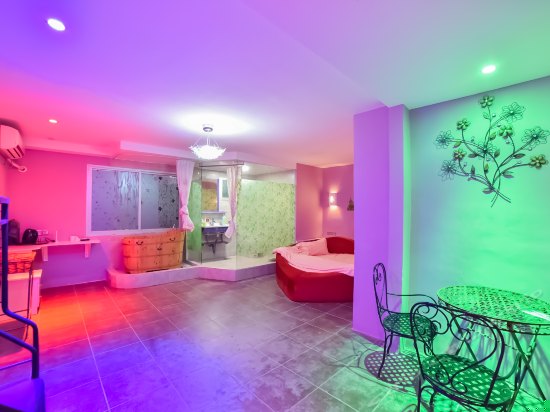 漫旅精品圆床房