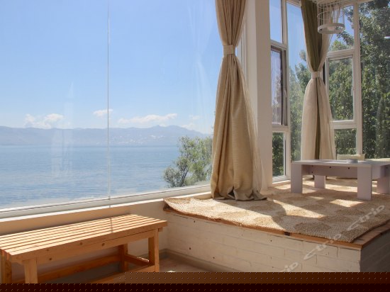 二层豪华海景浴缸大床房204