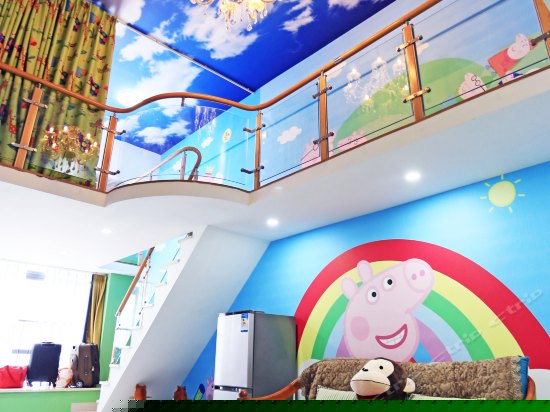 小猪佩奇主题二卧室一厅