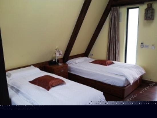 海景峇里风情木屋双人房