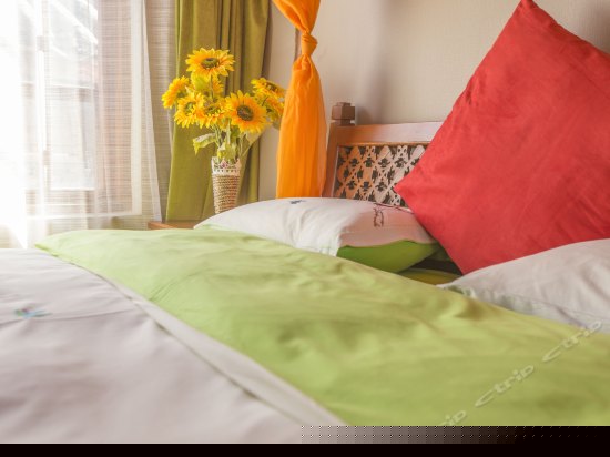 阳光大床房（簪花)