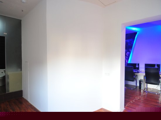 英雄联盟主题电脑房