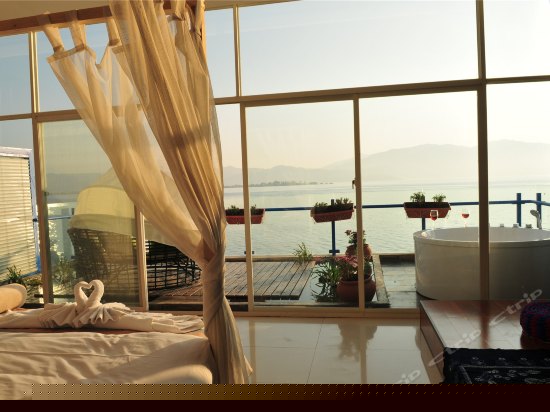 雅典娜钻石海景套房