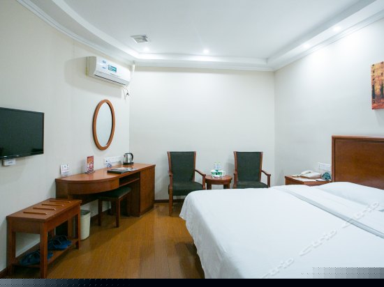 特价大床房（无窗）