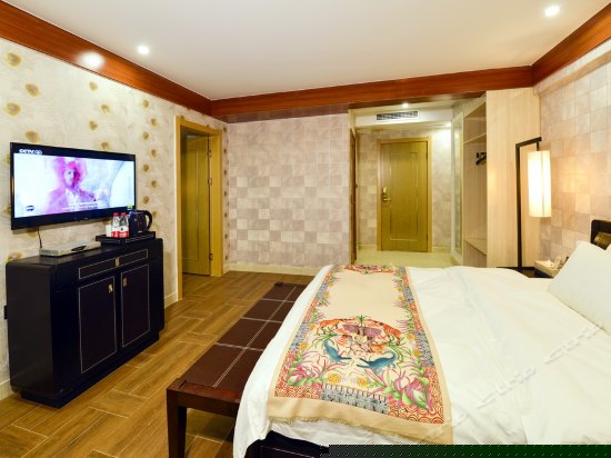 庭院江景温馨家庭房