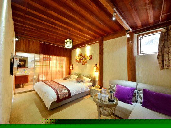 义尚典雅蜜月房