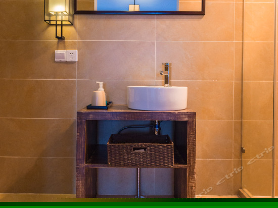 凡尘院景大床房