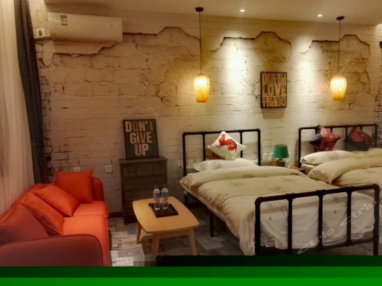 Loft极致工业家庭房