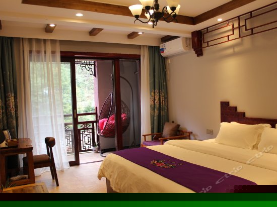 豪华江景大床房