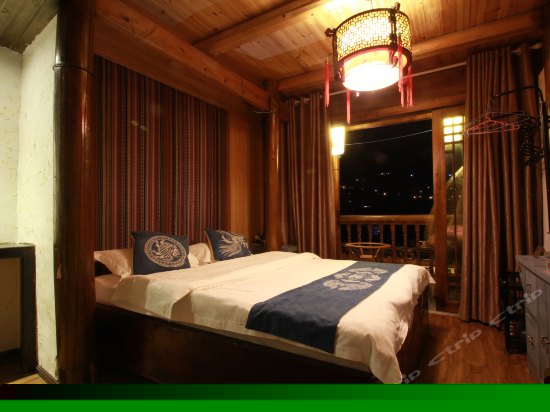 3楼豪华独立观景阳台全景大床房