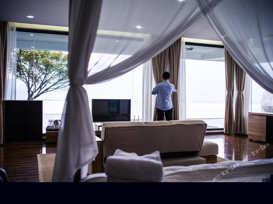 悦湾-无边水景套房