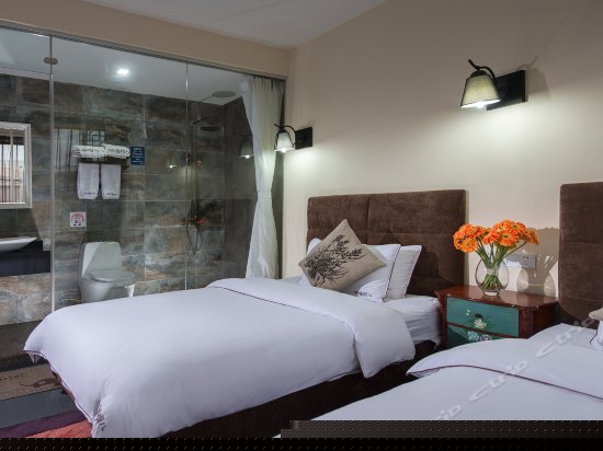 203追忆80双床房